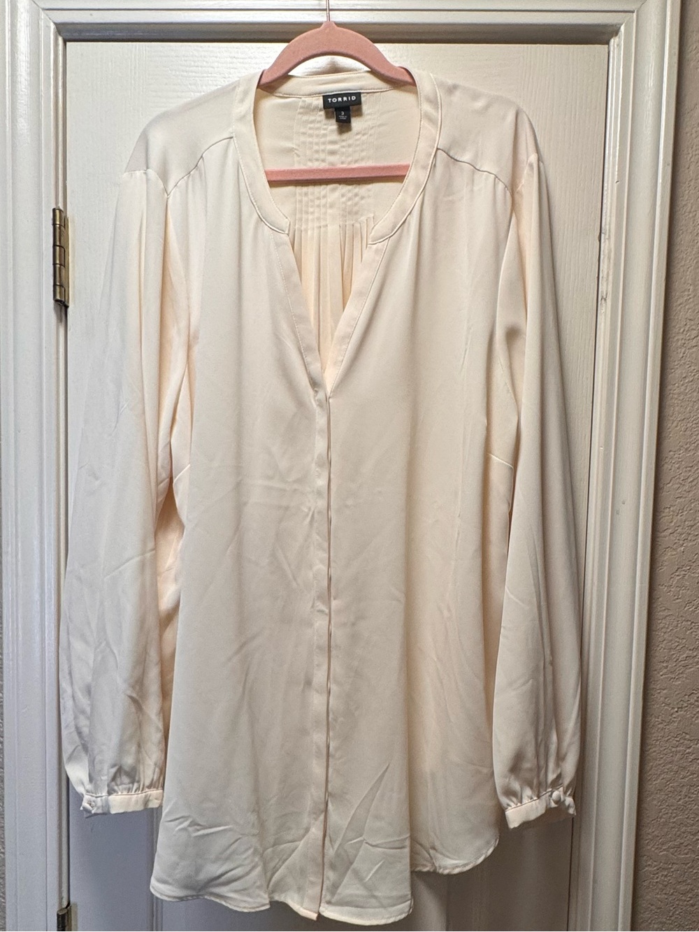 torrid Cream Long-Sleeve V-Neck Blouse